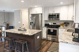 Groups Welcome-Sleeps 20-Pets OK-Fire Pit-BBQ