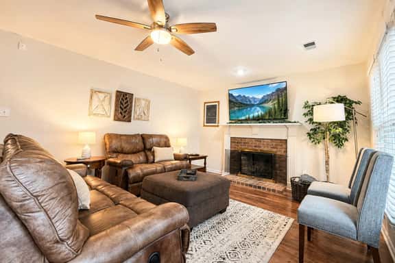 Southern Comfort Retreat - Image 1